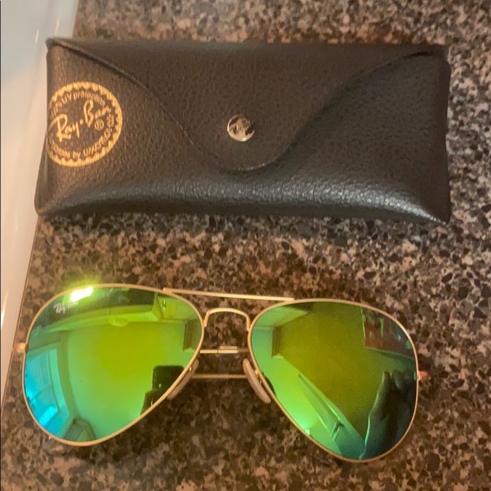 Perfect condition ray bans.